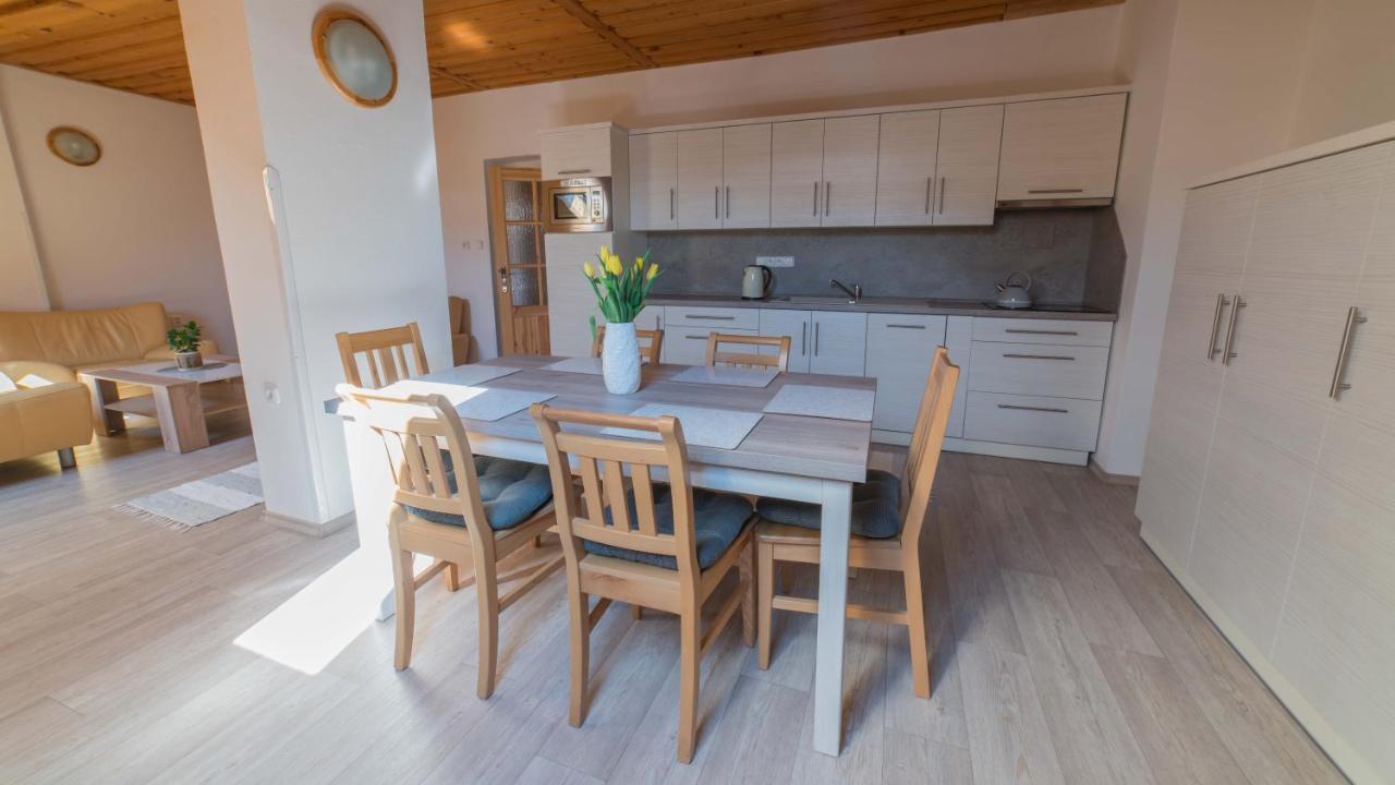 Apartmany U Sjezdovky Kvilda Bagian luar foto